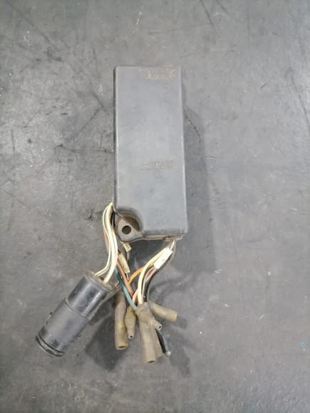 б/у Yamaha 30D коммутатор 6J8-85540-H2-00 б/у Yamaha 30D коммутатор 6J8-85540-H2-00