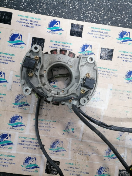 б/у Yamaha F80-100 генератор в сборе с основанием 67F-85560-01-00 б/у Yamaha F80-100 генератор в сборе с основанием 67F-85560-01-00