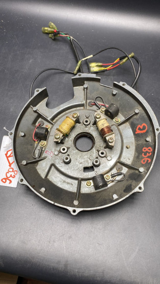 б/у Suzuki DT50,55,65 основание с катушками в сборе 32120-94720-000, 32140-94700-000, 11411-9471 б/у Suzuki DT50,55,65 основание с катушками в сборе 32120-94720-000, 32140-94700-000, 11411-9471