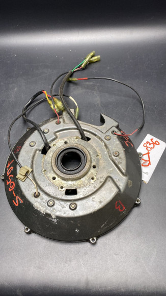 б/у Suzuki DT50,55,65 основание с катушками в сборе 32120-94720-000, 32140-94700-000, 11411-9471 б/у Suzuki DT50,55,65 основание с катушками в сборе 32120-94720-000, 32140-94700-000, 11411-9471
