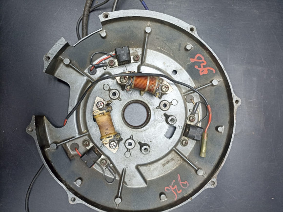 б/у Suzuki DT50,55,65 основание с катушками в сборе 32120-94720-000, 32140-94700-000, 11411-9471 б/у Suzuki DT50,55,65 основание с катушками в сборе 32120-94720-000, 32140-94700-000, 11411-9471