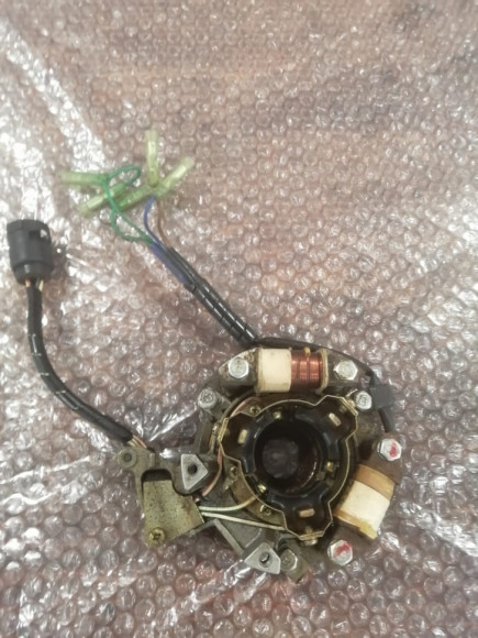 б/у Yamaha 50 основание с катушками в сборе 6H4-85510-F0-00 б/у Yamaha 50 основание с катушками в сборе 6H4-85510-F0-00