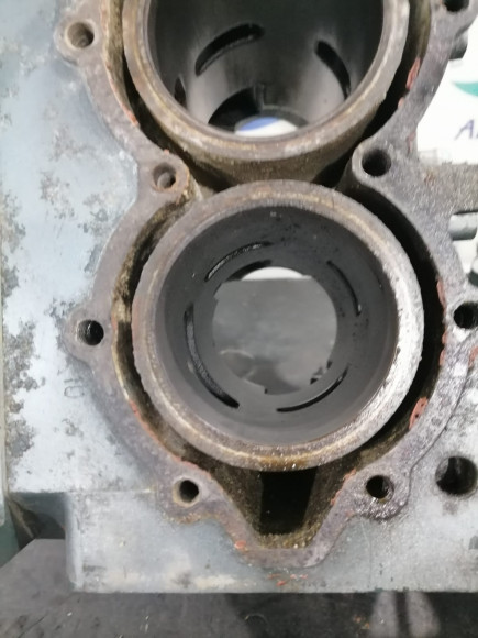 б/у Yamaha 60-70 блок цилиндров 6H3-15100-13-94 б/у Yamaha 60-70 блок цилиндров 6H3-15100-13-94