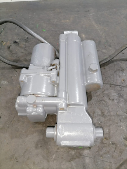 б/у Suzuki DF40-50 гидроподъемник 38100-87J00-0EP, 48641-97E01-0EP