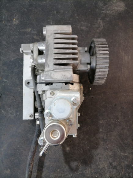 б/у Yamaha Z150-200 топливный насос в сборе 68F-24470-00