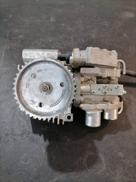 б/у Yamaha Z150-200 топливный насос в сборе 68F-24470-00