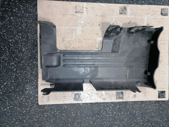 б/у Yamaha F150 крышка головки блока 63P-11192-01-00 б/у Yamaha F150 крышка головки блока 63P-11192-01-00