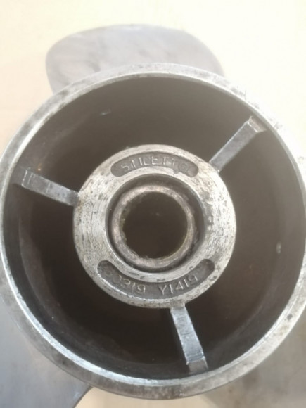 б/у Yamaha 150-300 винт стальной 14Х19 б/у Yamaha 150-300 винт стальной 14Х19