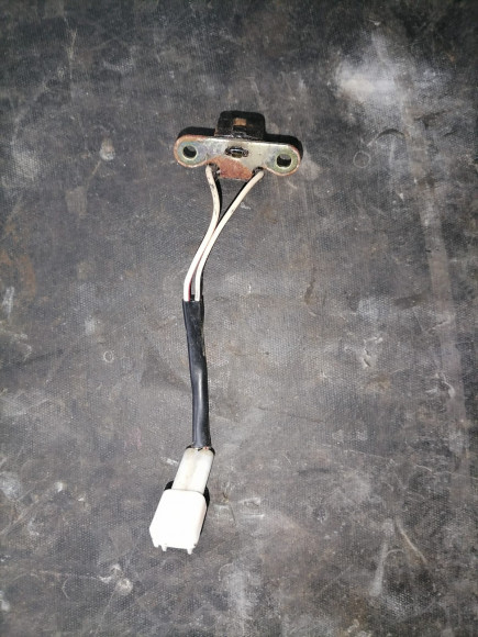 б/у Yamaha 60-70 катушка момента искрообразования 6H2-85580-01-00 б/у Yamaha 60-70 катушка момента искрообразования 6H2-85580-01-00