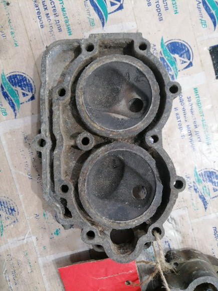 б/у Yamaha 9.9-15 головка блока цилиндров 6E7-11111-01-1S б/у Yamaha 9.9-15 головка блока цилиндров 6E7-11111-01-1S
