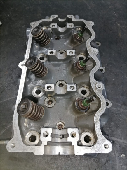 б/у Honda BF35-45 головка блока цилиндров 12010-ZV5-010ZA б/у Honda BF35-45 головка блока цилиндров 12010-ZV5-010ZA