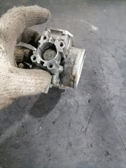 б/у Suzuki DF60-70 дроссельная заслонка в сборе 13300-99E11-000,13811-99E00-000