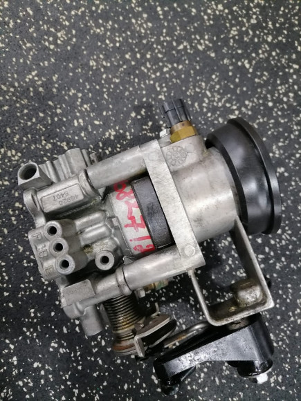 б/у Suzuki DF60-70 дроссельная заслонка в сборе 13300-99E11-000,13811-99E00-000