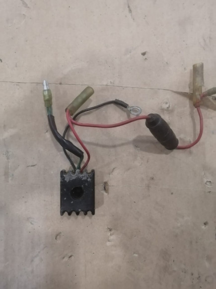 б/у Yamaha 6-70 выпрямитель 6G1-81970-61-00