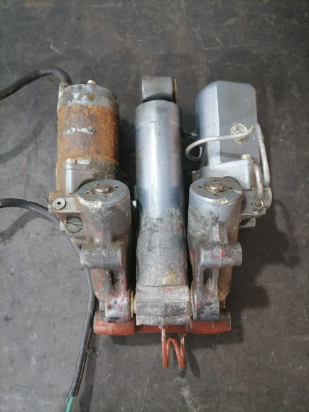 б/у Yamaha 115-200 гидроподъемник 6G5-43800-05-4D