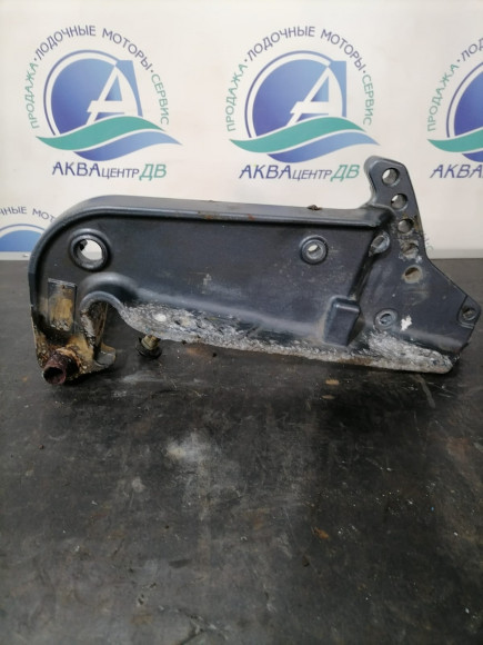 б/у Yamaha 60-70 струбцина подвески левая 688-43111-12-4D