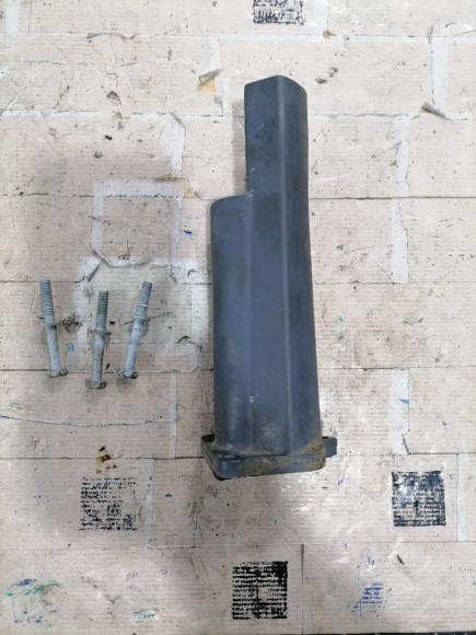 б/у Yamaha F20-25 труба выхлопа 68U-41131-00-CA (В) б/у Yamaha F20-25 труба выхлопа 68U-41131-00-CA (В)