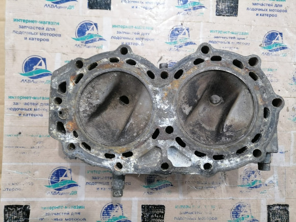 б/у Suzuki DT40 головка блока цилиндров 11111-94421-0ED б/у Suzuki DT40 головка блока цилиндров 11111-94421-0ED