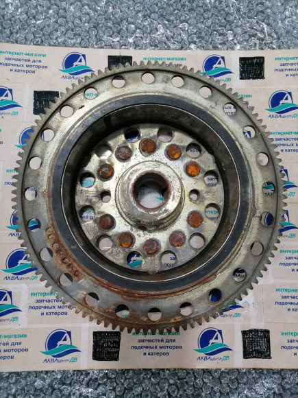 б/у Yamaha F150 маховик 63P-81450-00-00 б/у Yamaha F150 маховик 63P-81450-00-00