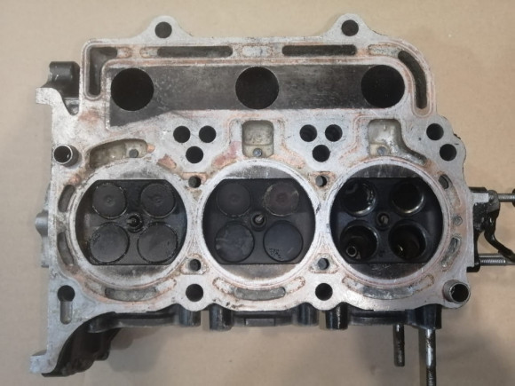 б/у Suzuki DF40-50 головка блока цилиндров 11100-87J02-019