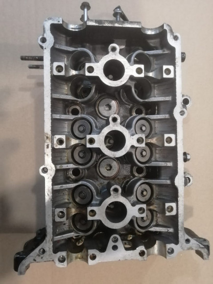 б/у Suzuki DF40-50 головка блока цилиндров 11100-87J02-019