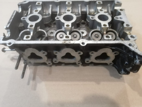 б/у Suzuki DF40-50 головка блока цилиндров 11100-87J02-019