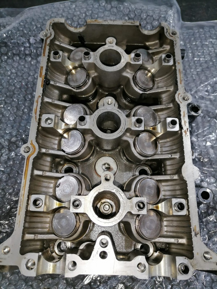 б/у Suzuki DF40-50 головка блока цилиндров 11100-87J02-019