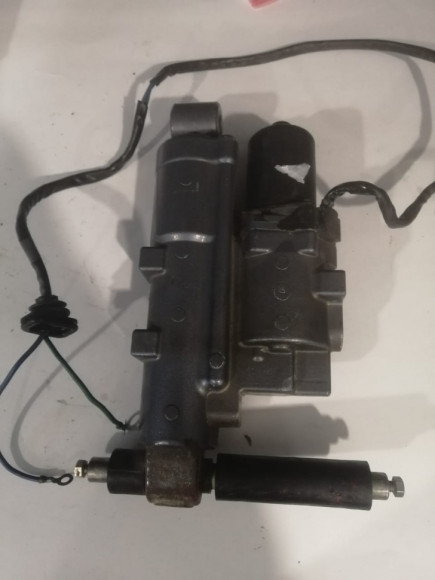 б/у Yamaha F60A гидравлика 69W-43800-00-4D