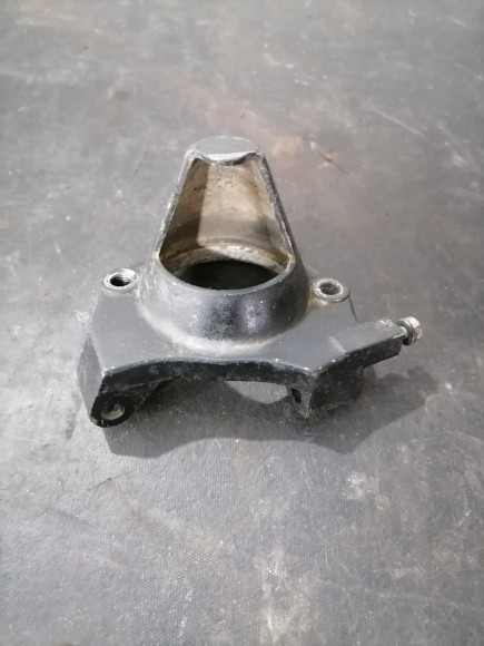 б/у Yamaha 115-225 крепление стартера 6E5-81822-02-98