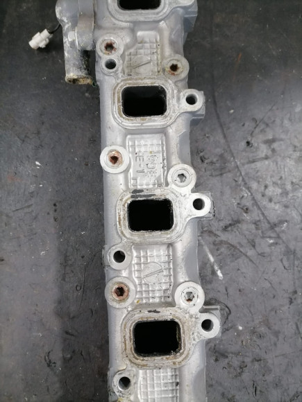 б/у Suzuki DF60-70 коллектор выпускной 14110-99E11-000 б/у Suzuki DF60-70 коллектор выпускной 14110-99E11-000