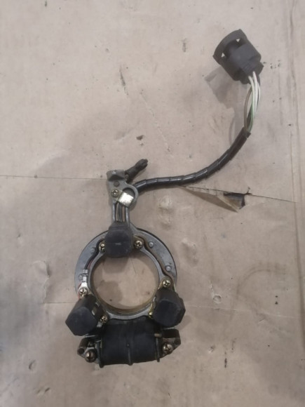 б/у Yamaha 60 основание с катушками в сборе 6H3-85510-A0-00