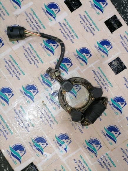 б/у Yamaha 60 основание с катушками в сборе 6H3-85510-A0-00