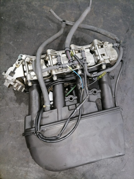 б/у Yamaha F50A карбюратор в сборе 64J-14901-01-00, 64J-14902-01-00, 64J-14903-01-00 б/у Yamaha F50A карбюратор в сборе 64J-14901-01-00, 64J-14902-01-00, 64J-14903-01-00