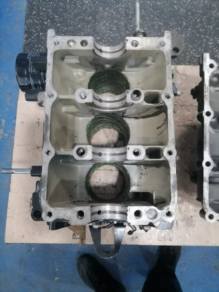 б/у Suzuki DF40-50 блок цилиндров 11300-87J01-019 б/у Suzuki DF40-50 блок цилиндров 11300-87J01-019