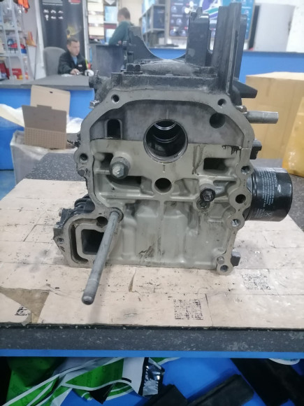 б/у Suzuki DF40-50 блок цилиндров 11300-87J01-019 б/у Suzuki DF40-50 блок цилиндров 11300-87J01-019