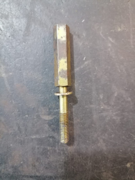 б/у Yamaha F25A болт 90109-08M77-00 б/у Yamaha F25A болт 90109-08M77-00