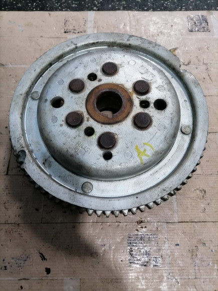 б/у Yamaha F40-60 маховик 6C5-81450-00-00 б/у Yamaha F40-60 маховик 6C5-81450-00-00