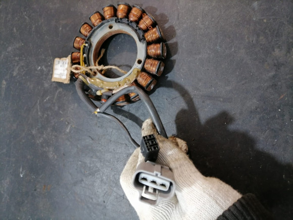 б/у Tohatsu MFS25-30B генератор 3AC-06123-0 б/у Tohatsu MFS25-30B генератор 3AC-06123-0