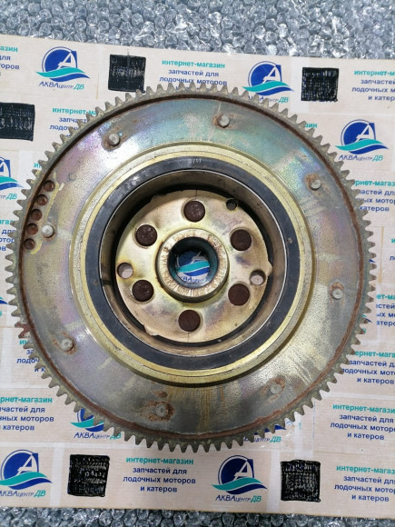 б/у Yamaha F115 маховик 68V-81450-00-00 б/у Yamaha F115 маховик 68V-81450-00-00