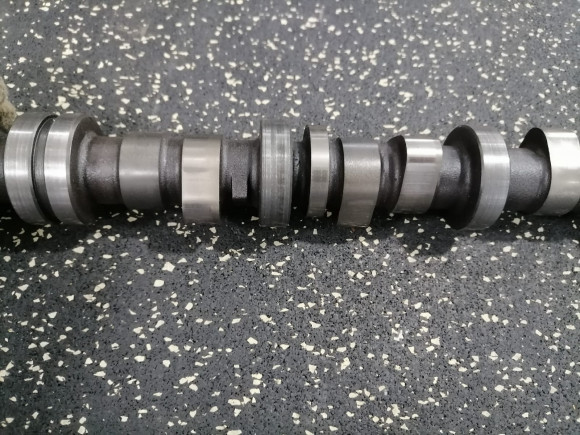 б/у Suzuki DF70 распредвал 12710-99E12-000 б/у Suzuki DF70 распредвал 12710-99E12-000