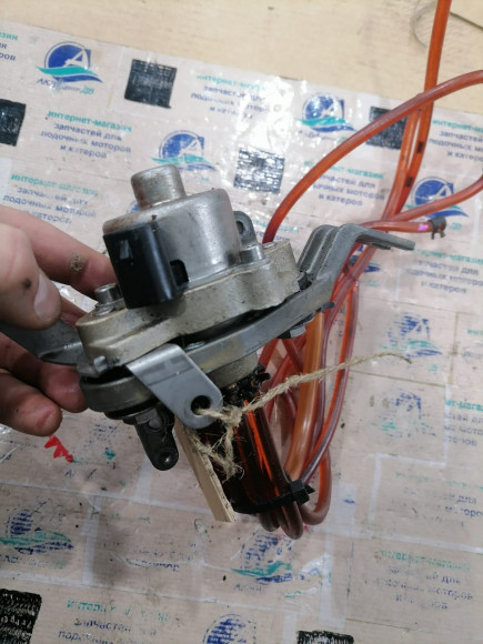 б/у Tohatsu MD70-90 масляный насос 3T7-09010-0