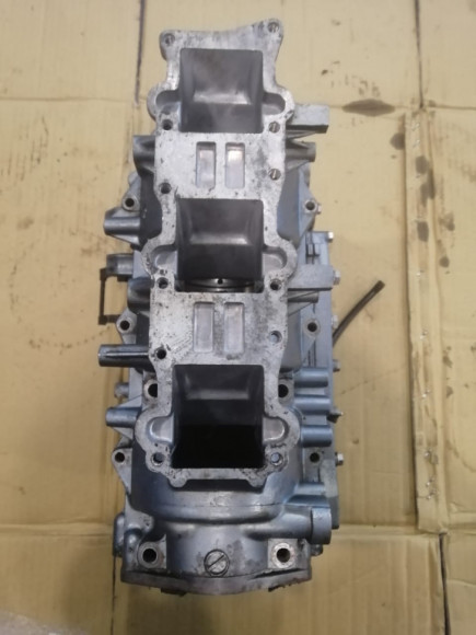 б/у Yamaha 40 блок цилиндров 6H4-15100-10-94,6H4-11111-00-94,6H4-11191-00-9M б/у Yamaha 40 блок цилиндров 6H4-15100-10-94,6H4-11111-00-94,6H4-11191-00-9M