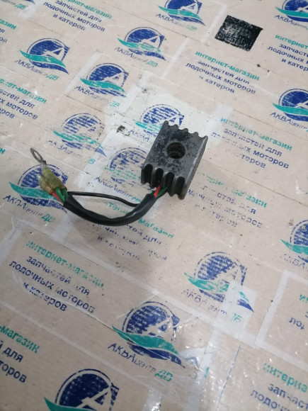 Б/у Yamaha 9.9-55  регулятор напряжения 664-81970-61-00