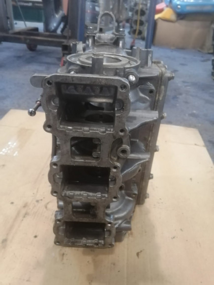 б/у Yamaha 90 блок цилиндров 6H1-15100-01-94 б/у Yamaha 90 блок цилиндров 6H1-15100-01-94