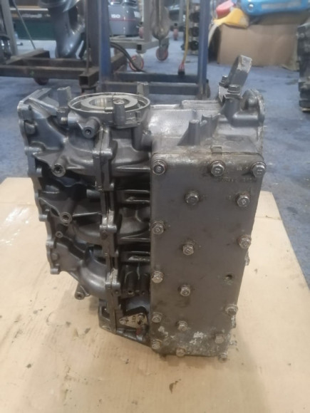 б/у Yamaha 90 блок цилиндров 6H1-15100-01-94 б/у Yamaha 90 блок цилиндров 6H1-15100-01-94