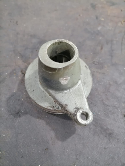 б/у Yamaha 40-50 корпус сальников 6H4-15396-03-CA б/у Yamaha 40-50 корпус сальников 6H4-15396-03-CA