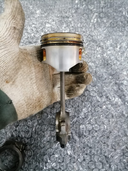 б/у Yamaha F50A шатун поршень с кольцами в сборе 62Y-11650-10 б/у Yamaha F50A шатун поршень с кольцами в сборе 62Y-11650-10