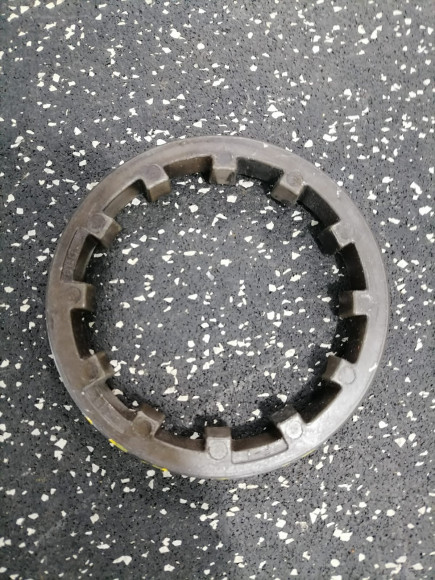 б/у Yamaha F300 гайка корпуса редуктора 6CB-45384-00-00 б/у Yamaha F300 гайка корпуса редуктора 6CB-45384-00-00