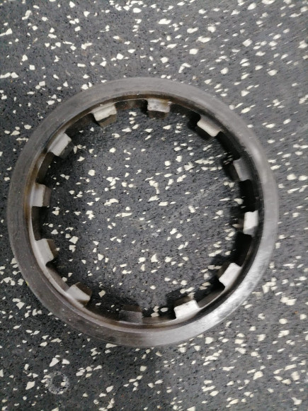 б/у Yamaha F300 гайка корпуса редуктора 6CB-45384-00-00 б/у Yamaha F300 гайка корпуса редуктора 6CB-45384-00-00
