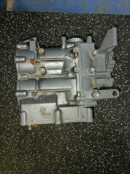 б/у Yamaha 9.9-15 блок цилиндров 63V-15100-02-00 б/у Yamaha 9.9-15 блок цилиндров 63V-15100-02-00
